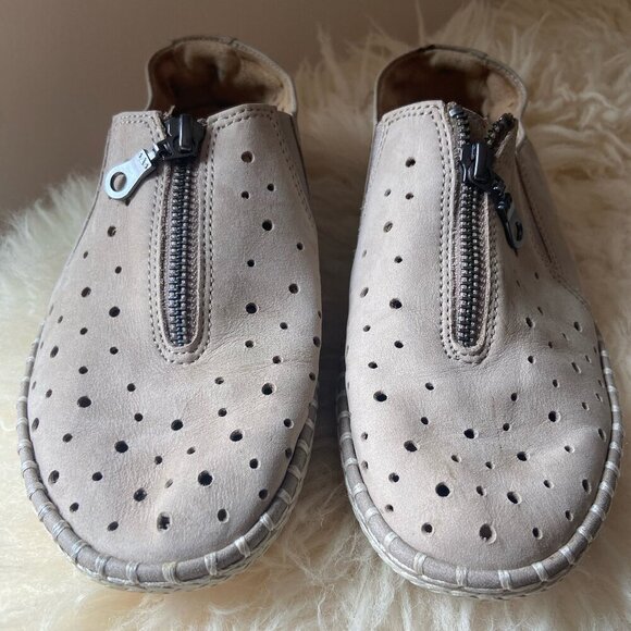 Earth Callisto Taupe Zipper Slip On Casual Sneaker Size 8.5 - Picture 1 of 8
